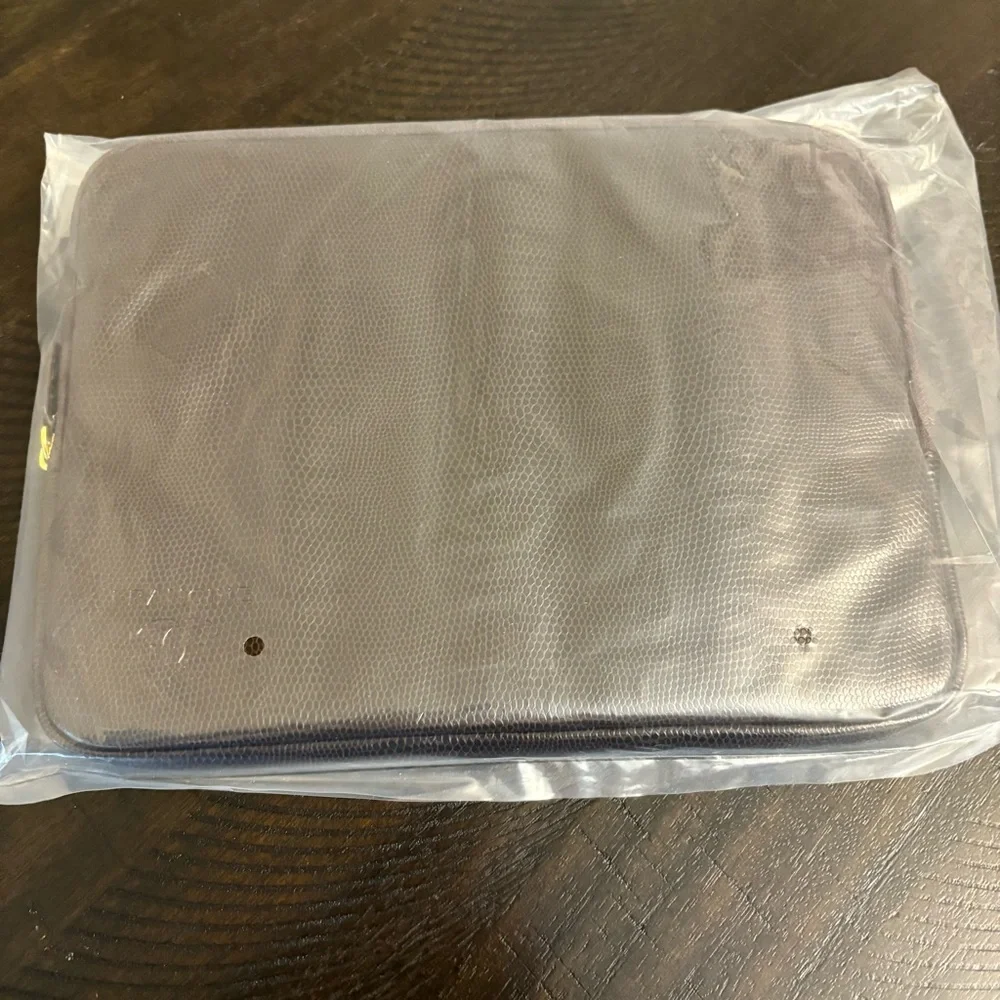 Francine Tablet Sleeve Storage Case New Brown Zipper Closure with Pink Interior